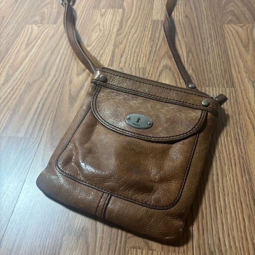 Fossil Crossbody Purse Small Brown Tan Leather Adjustable Strap Bag